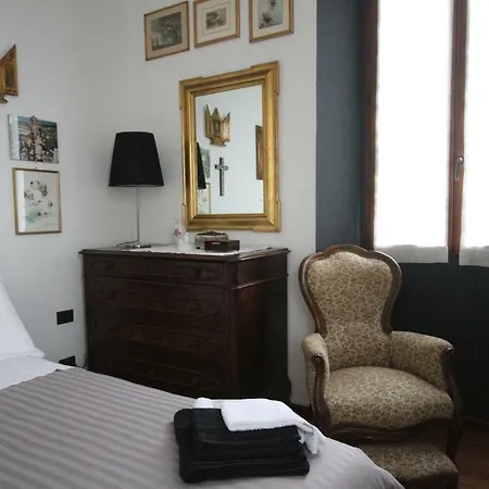 Pensjonat Zizzihome Orta San Giulio