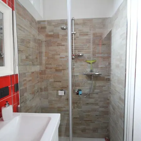 Zizzihome Guest house *